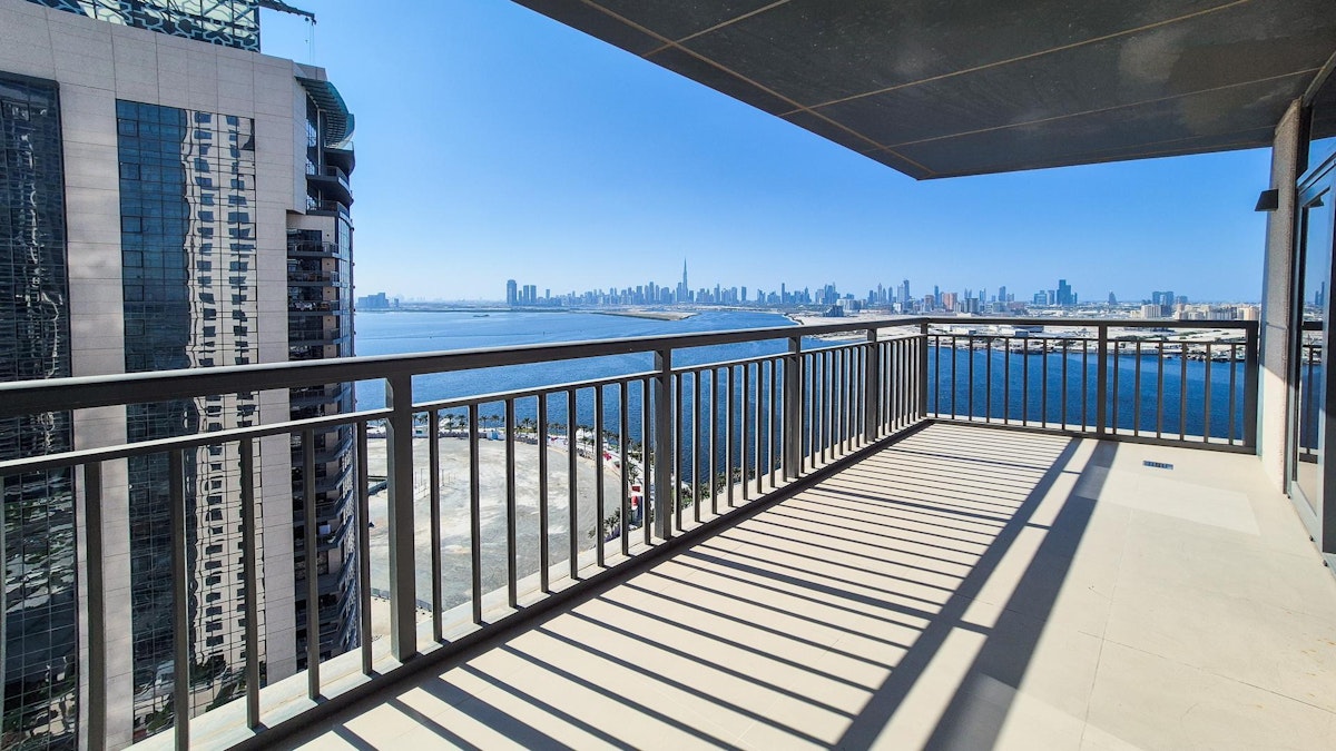 Scenic Marina and Burj Khalifa Views | 3BR+Maids
