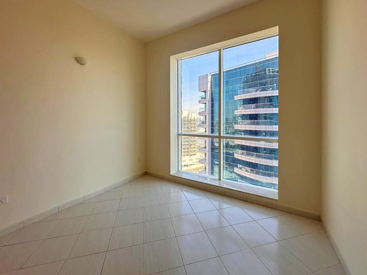 Canal View | Chiller Free | 2BR Top Floor