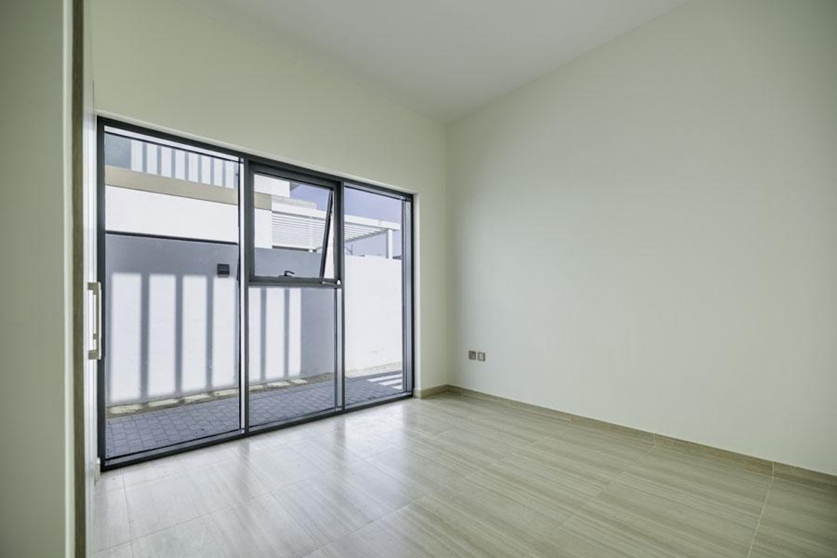 4BR+M | Fully Furnished| Park facing |Single Row