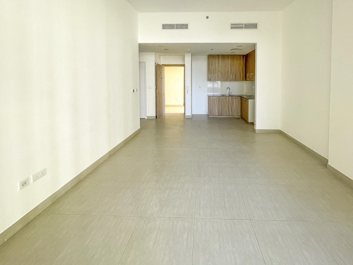 1 BR | Corner Unit | Pool and Central Park Views