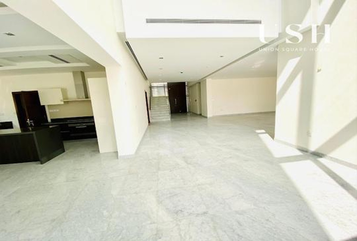 Exquisite Lagoon 6 bed Villa for Re-sale off-plan
