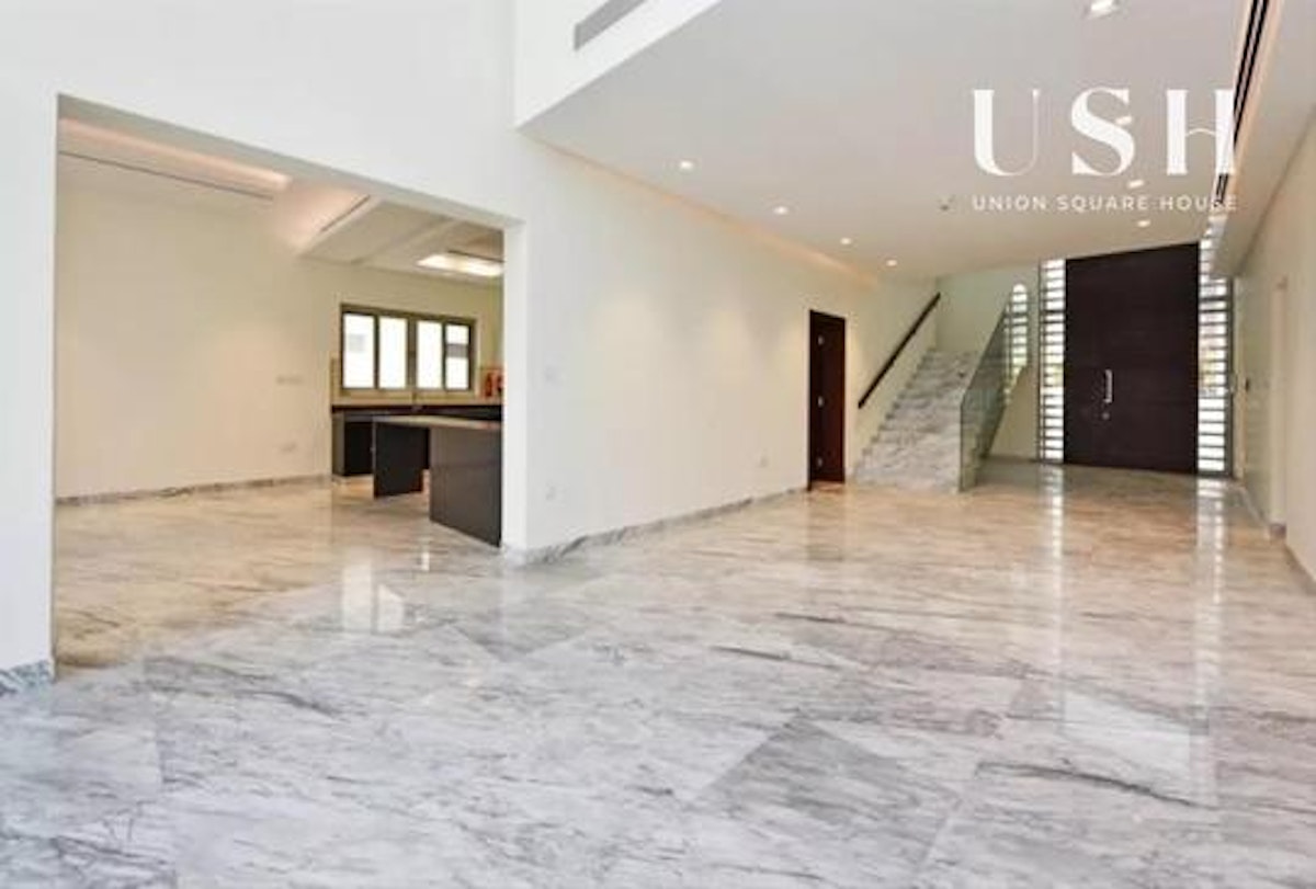 Exquisite Lagoon 6 bed Villa for Re-sale off-plan