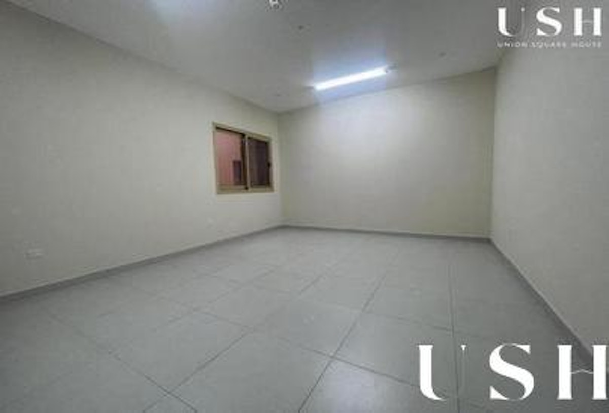 Independent Floor| 20 Rooms| 120 Person