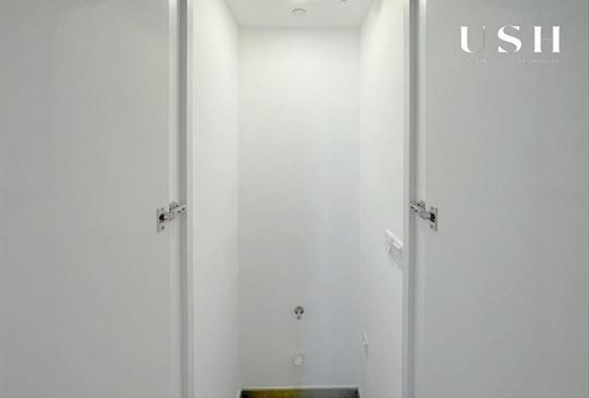 3BR Facing Mall Vacant in Dec - View Today