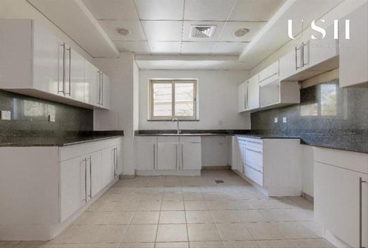 Lake views | Vacant | Multiple Villas Available