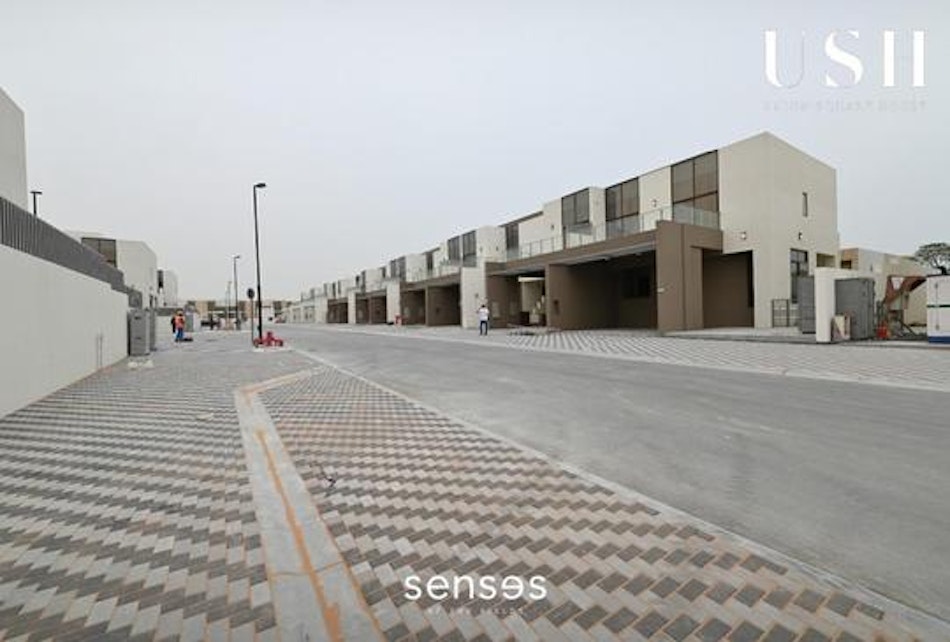 Viewing possible | Corner | Single row Park facing