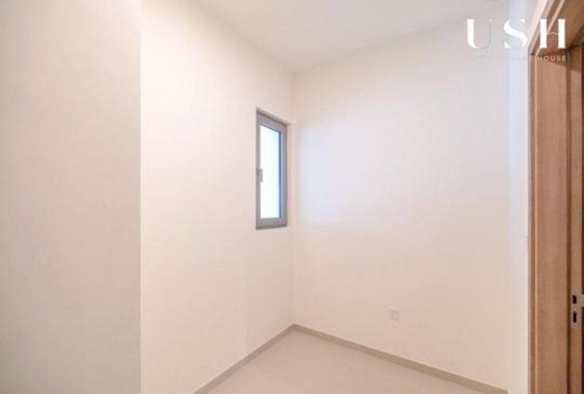 Single Row | Corner Unit | Huge Layout