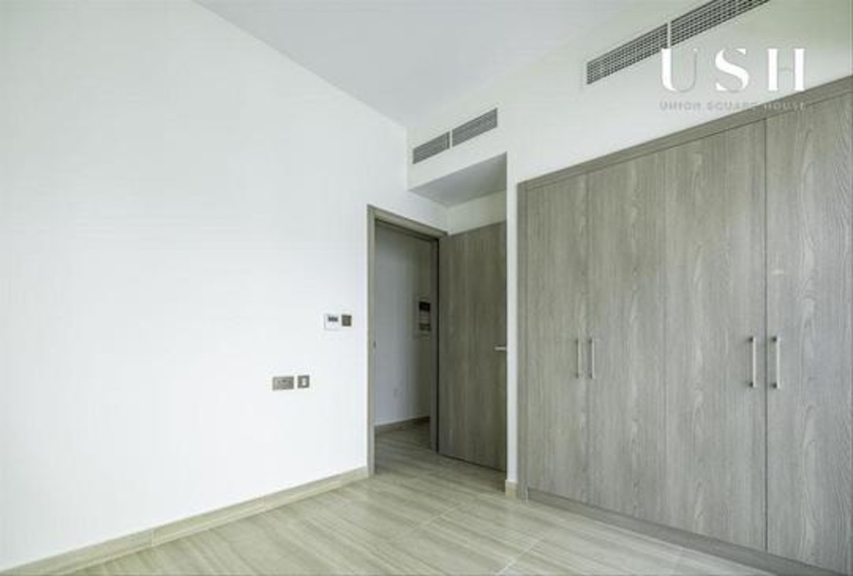 Brand New | Single Row | Premium Park facing