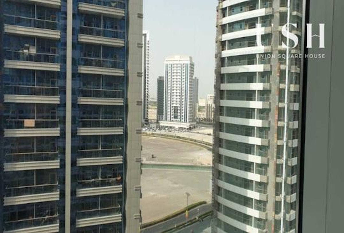 Spacious 1BR | Chiller free | Semi Furnished